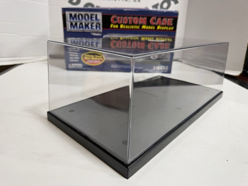 Model Maker Custom Case 1/18