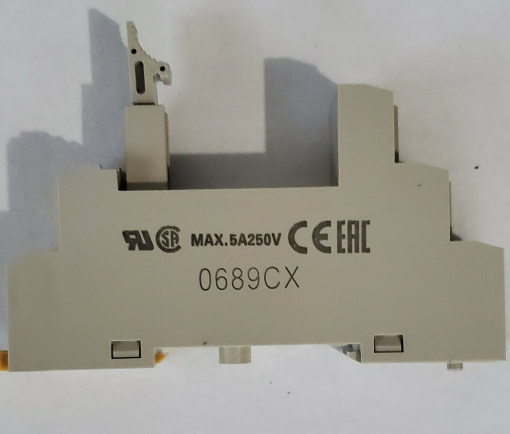 24VDC minirelay minirele OMRON socket latching with base 5 Amp - 2 PIECES