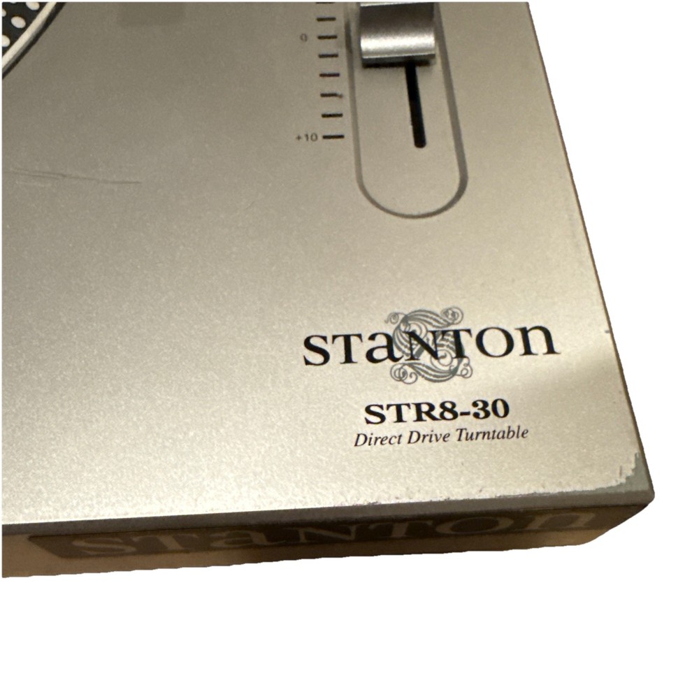 Stanton Str8-30 Direct Drive Turntable