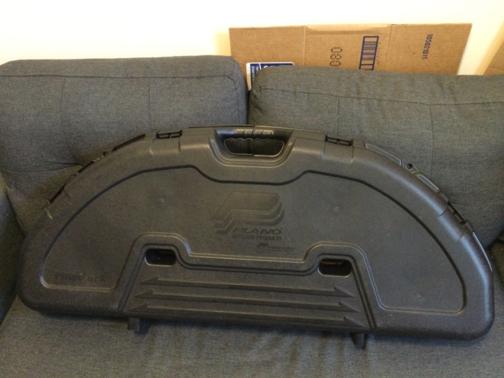 Plano Protector Series Compact Bow Case Model 1110 - In Excellent Condition