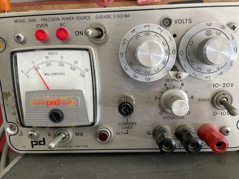 P D DESIGN MODEL 2005---PERCISION POWER SOURCE