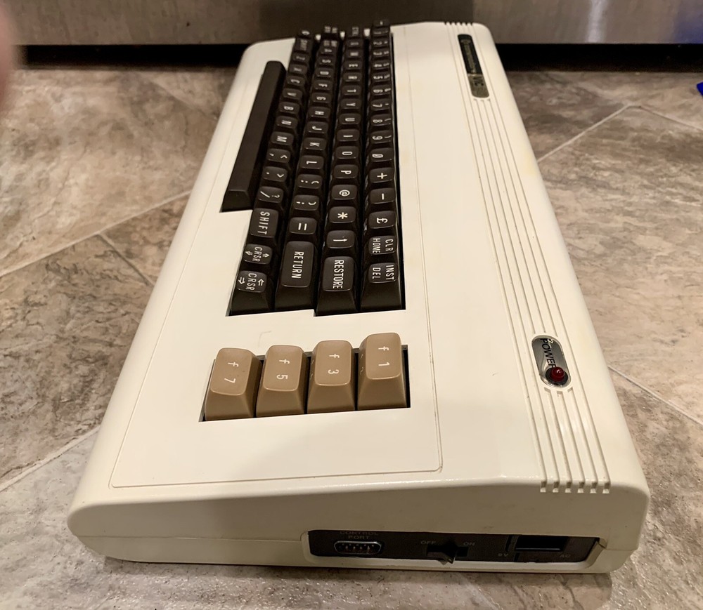 Commodore Vic 20 (Powers On , But Not Tested)