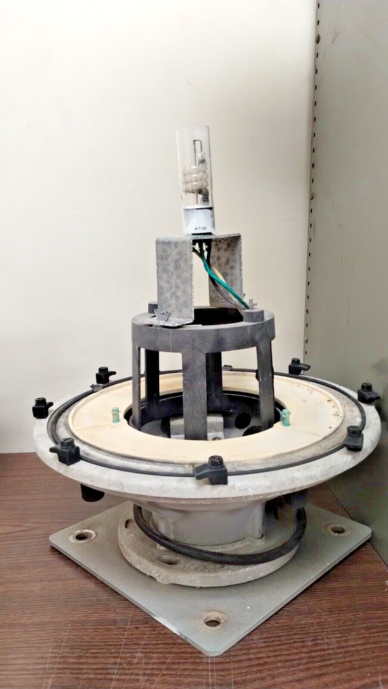 TWR Lighting FB-L-865 Beacon, Vintage High Voltage, pulled working.