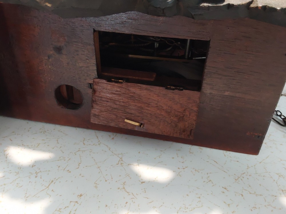 Antique BLACK FOREST Cuckoo Clock w/Wolf