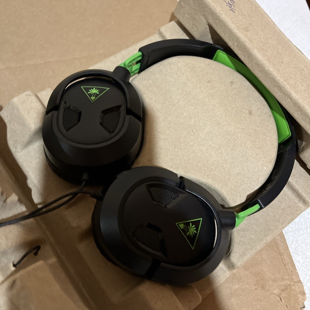Turtle Beach Recon 50X Wired Gaming Headset for Xbox ( Missing Microphone )