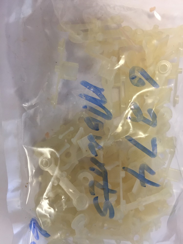 6274 SMITH PLASTIC TRANSISTOR MOUNTS 68 PCS NOS