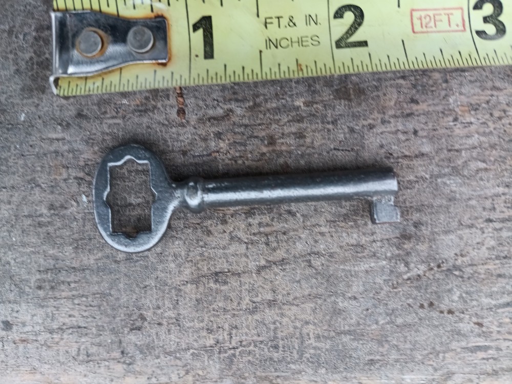 Antique Edison Phonograph Cabinet Key