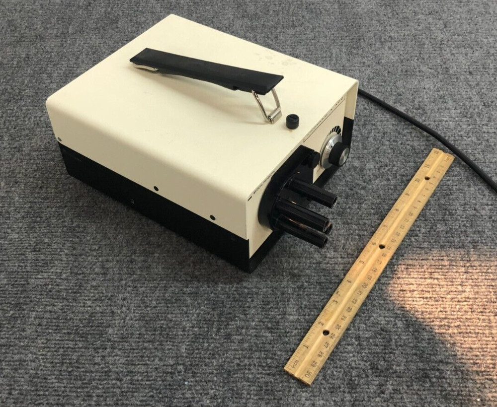 Aztec Teclite-T-150 Medical Light Source