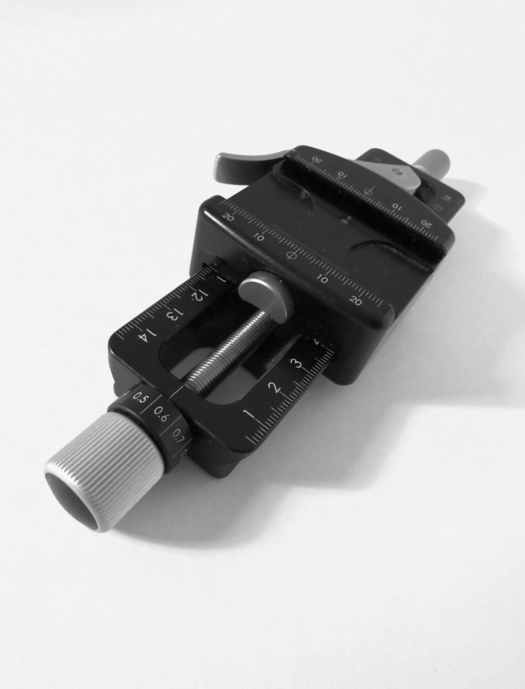 Really Right Stuff Macro 150 Single-Axis Focusing Rail with Integrated Arca-Type