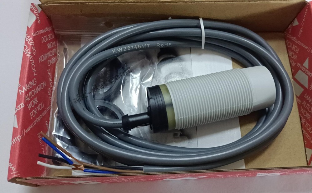 1PCS NEW EC3025NPAPL Proximity switch