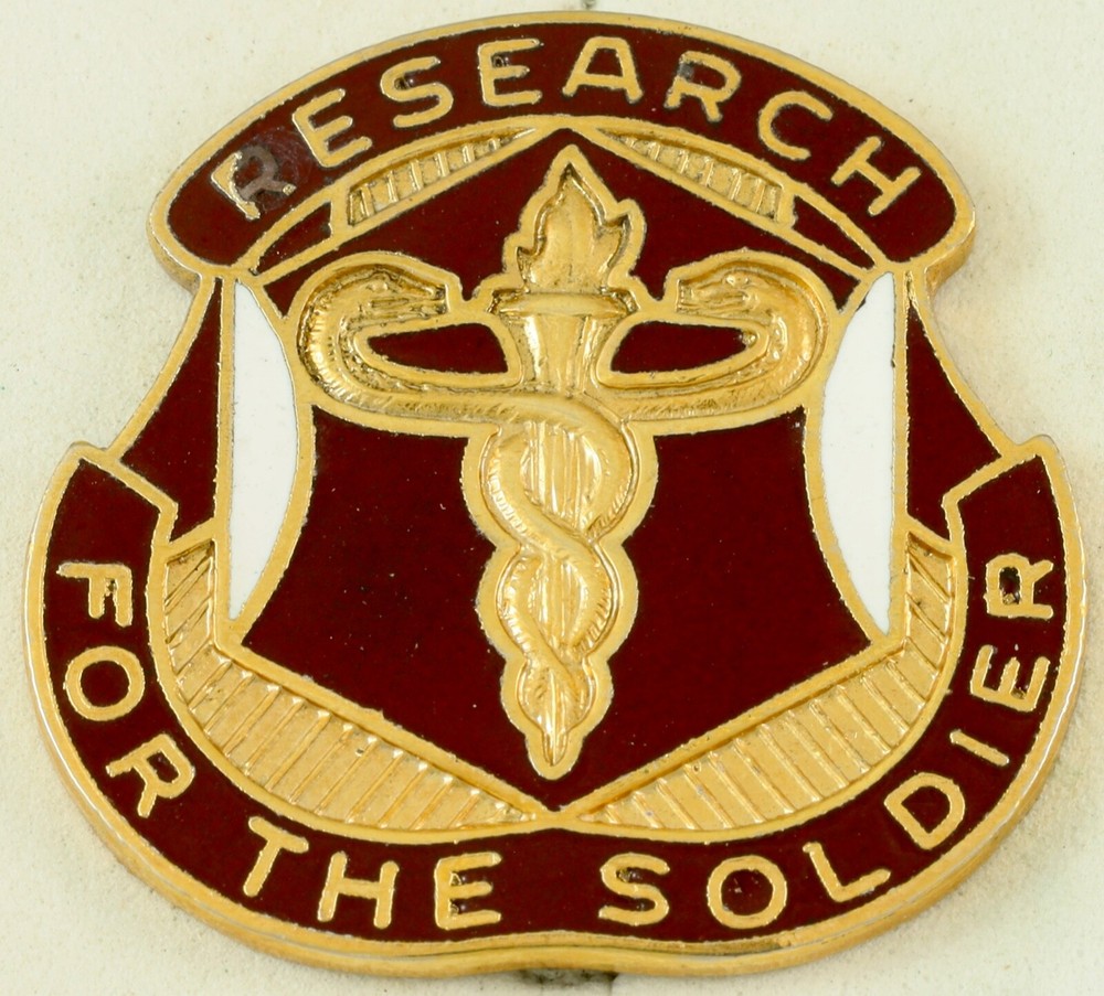 US Army Medical Research & Development Command Crest DI/DUI CB