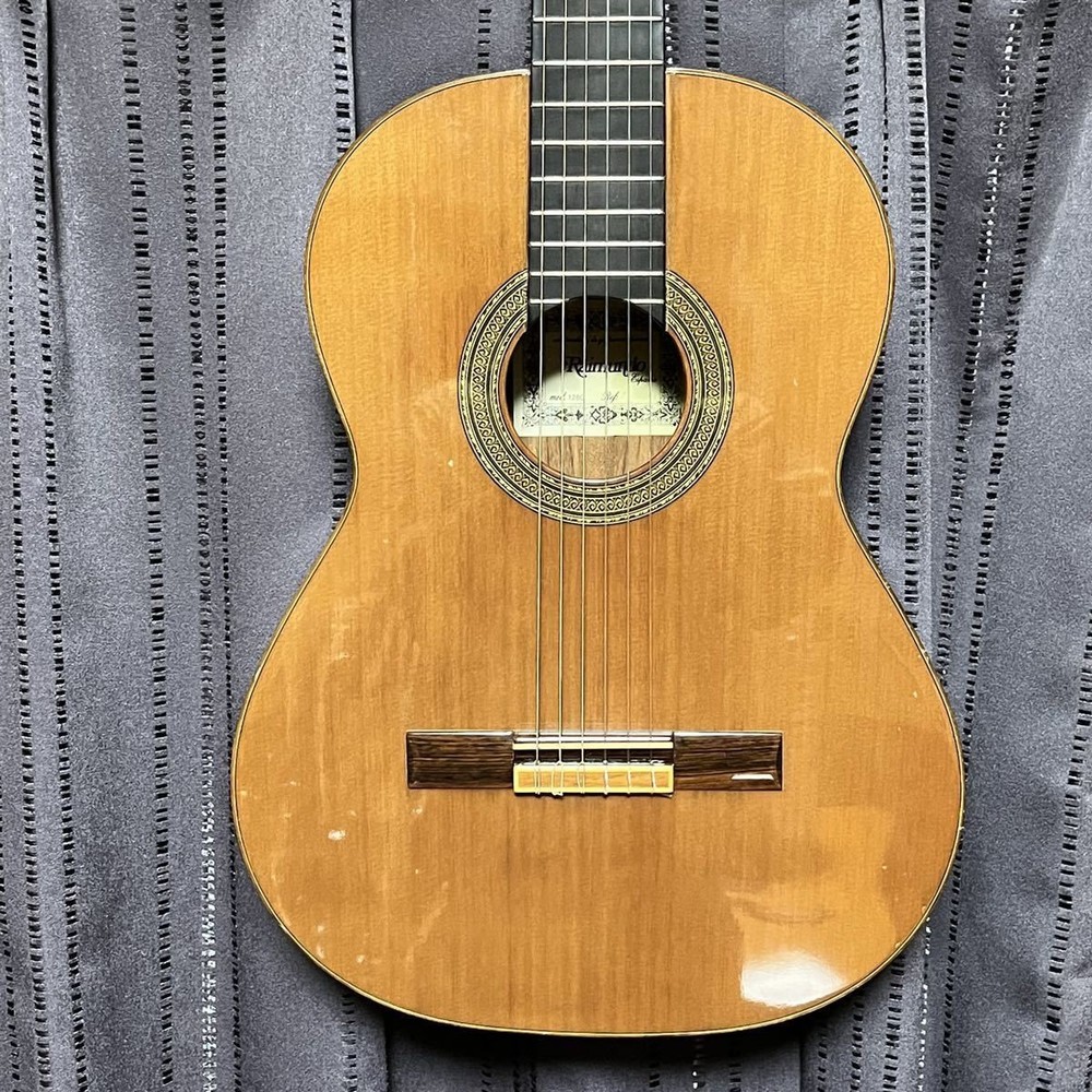Raimundo 128C Classical Guitar