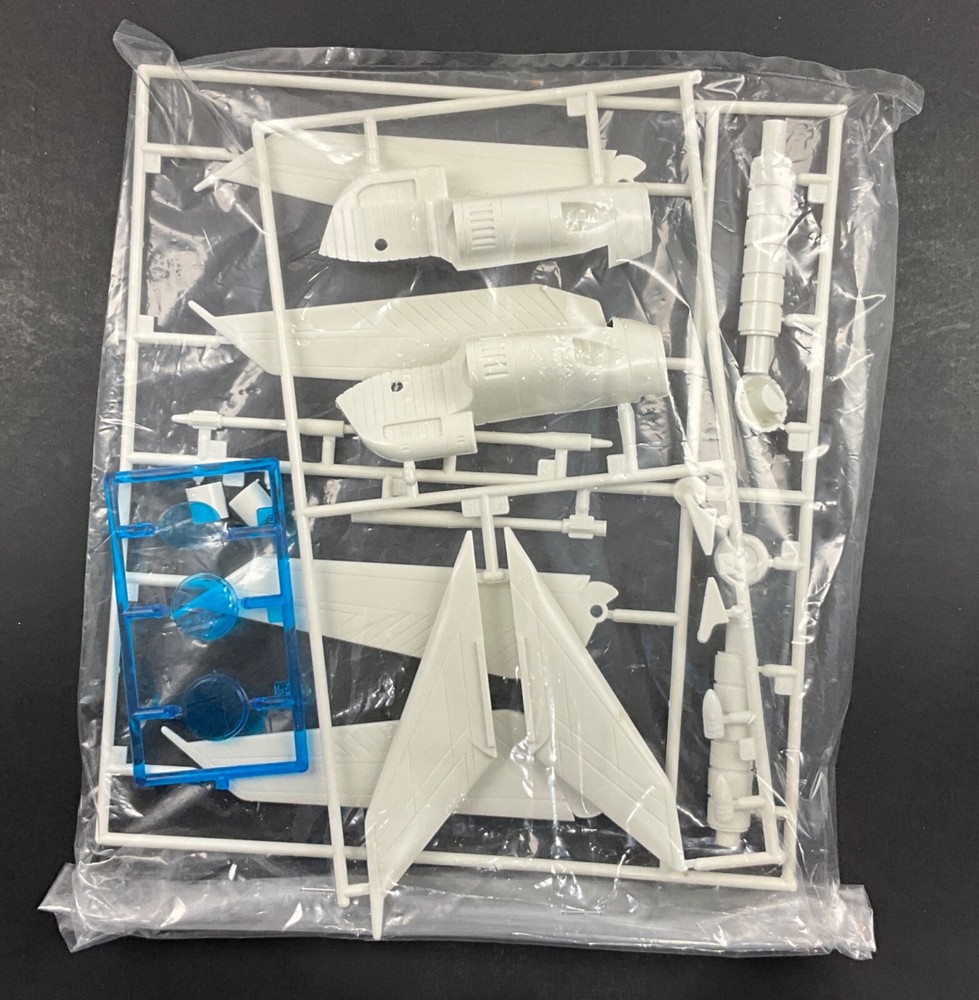 Entex Message From Space Galaxy Runner Vintage Model Spaceship Kit 8426 Complete