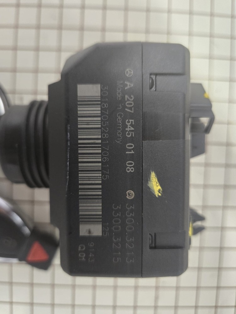 A 207 545 01 08 Mercedes W204 E, C, GLK-Class Ignition Switch Module A2075450108