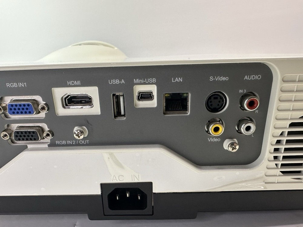 BoxLight P5 WX31NST 3LCD Projector Tested/working