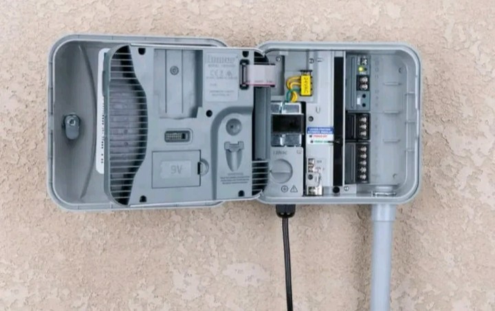 Hunter Pro-C P2C-400 Indoor/Outdoor Controller