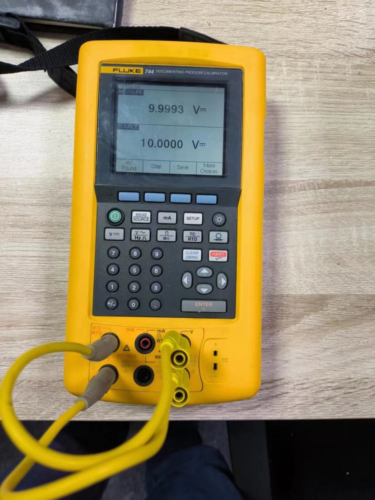 Fluke 744 Documenting Multifunction Process Calibrator