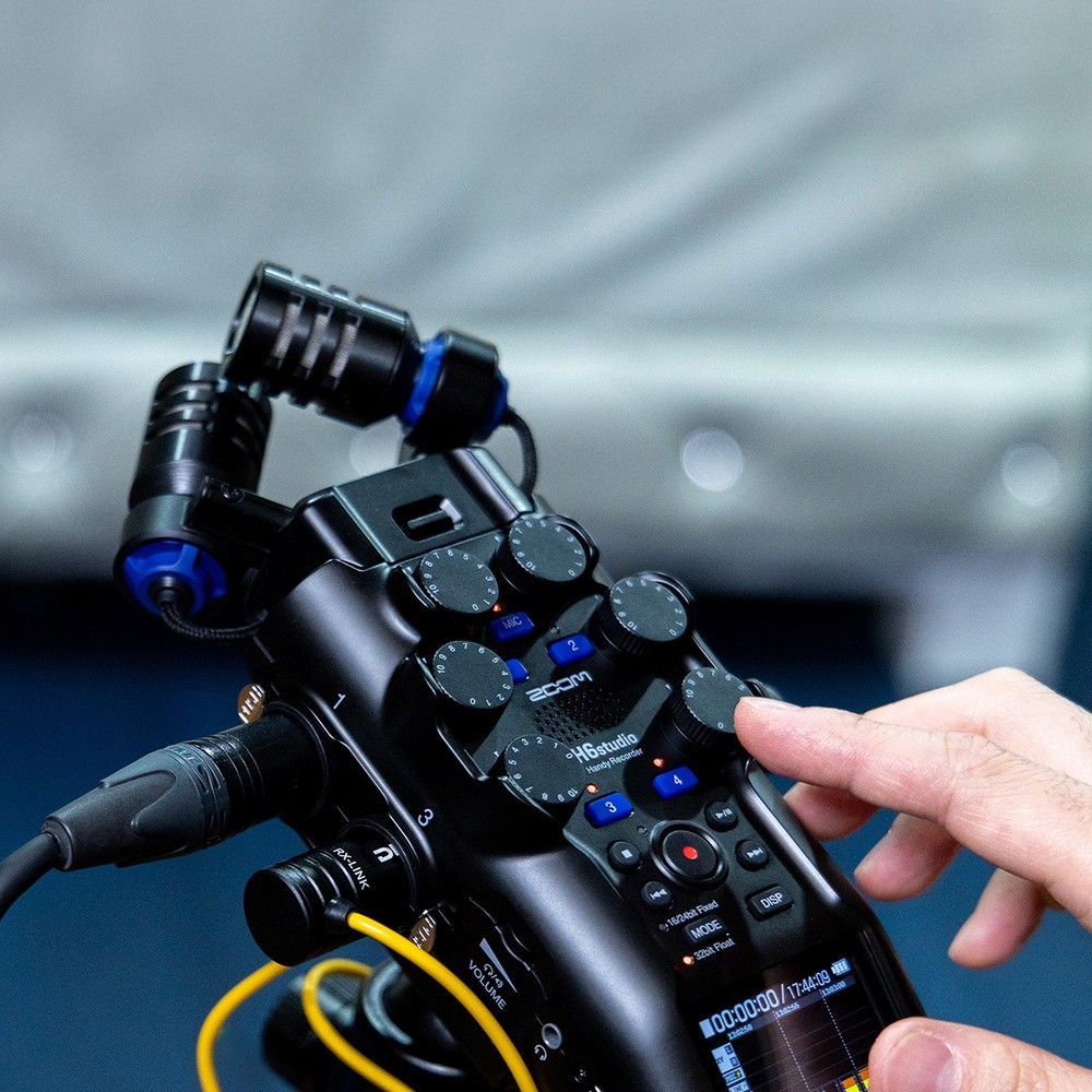 Zoom H6studio 8-Track 32-Bit Float Handy Recorder