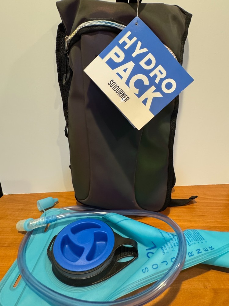 NWT - Sojourner Hydration Water Backpack Hydro Pack - With 2L Hydration