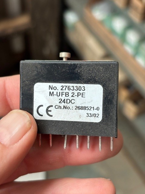 2763303 PHOENIX CONTACT PROTECTIVE PLUG NEW SURPLUS