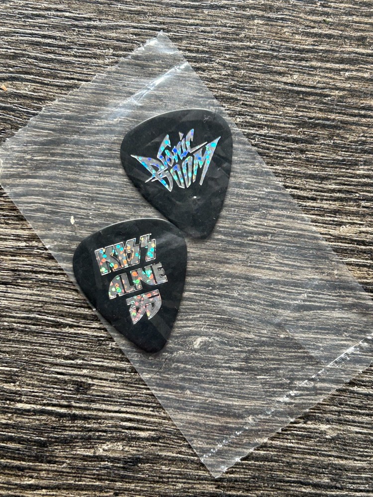 KISS Guitar Pick Plectrum Alive 35 Sonic Boom Set VIP Pack SEALED Vintage Kiss