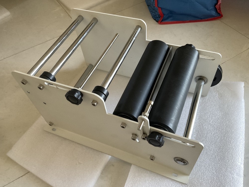 KIMTEM Manual&Semi-Automatic Round Labeling Machine, Bottle Label Applicator