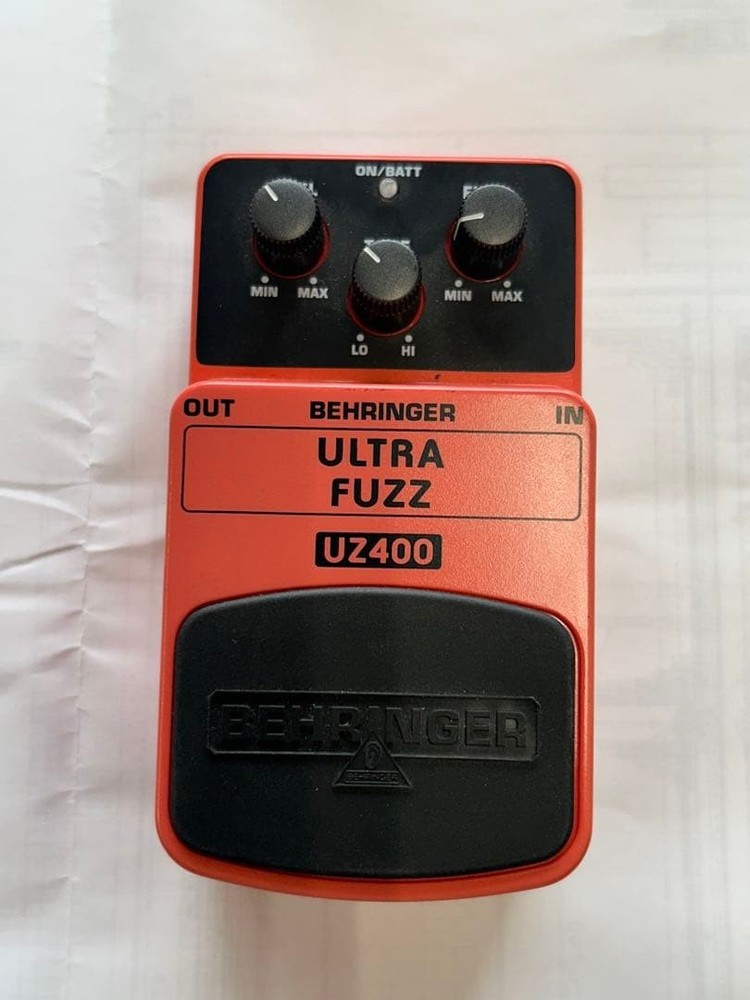 BEHRINGER UZ400 FUZZ effector AC adapter