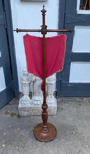 ANTIQUE VICTORIAN OAK & WALNUT BEADED NEEDLEPOINT FIRESCREEN