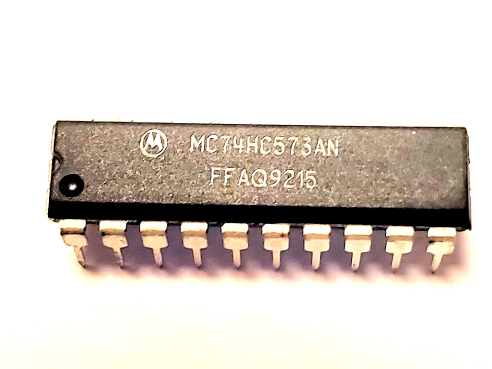 MC74HC573AN "Original" Motorola IC 2  pcs