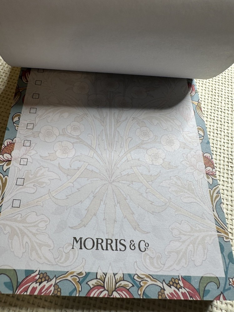 MORRIS & CO. MAGNETIC LIST PAD | INCLUDES 150 SHEETS