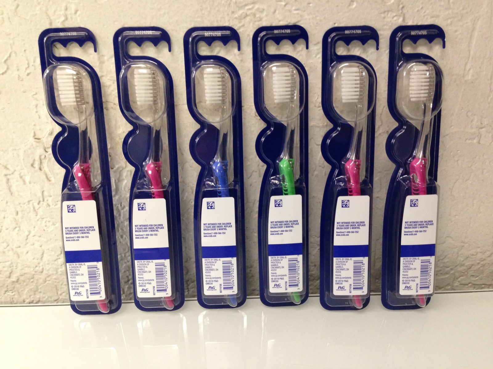 Oral-B Sensi Soft Toothbrush Extra Soft Bristles Gentle Clean Teeth 6 Packs