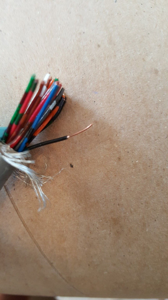 Madison/TE Connectivity 24/32C Solid Multi-Shielded Communication Cable Gry/25ft