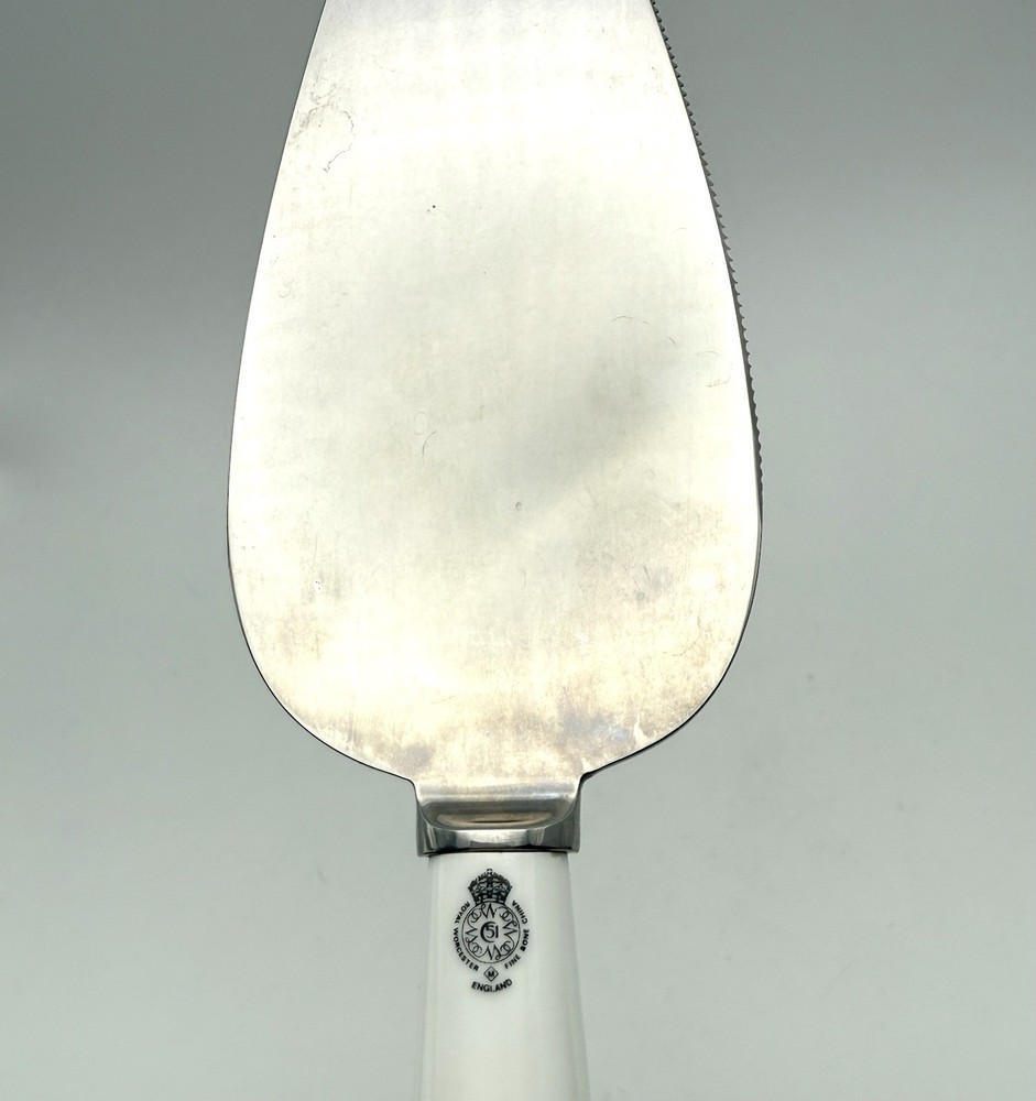 Royal Worcester Howard (Ruby) Fine Bone China Cake Slice / Server 1989 - 1994