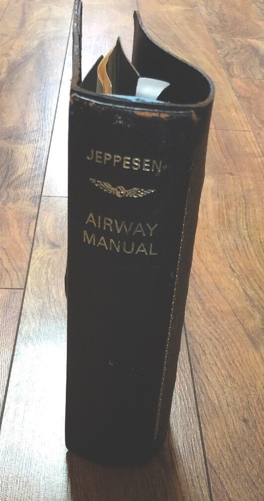 JEPPESEN AIRWAY MANUAL BINDER LEATHER 2" *