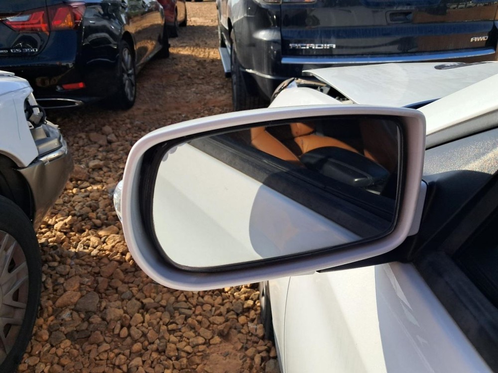 GENESIS 2015 Glove Box 4775666