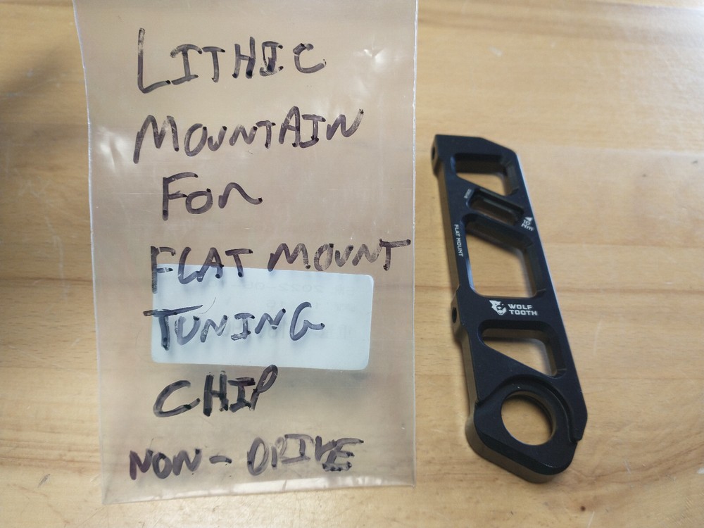Wolf Tooth Components Lithic Mountain Fork Dropout chip non-DRV - Flat Mount 110