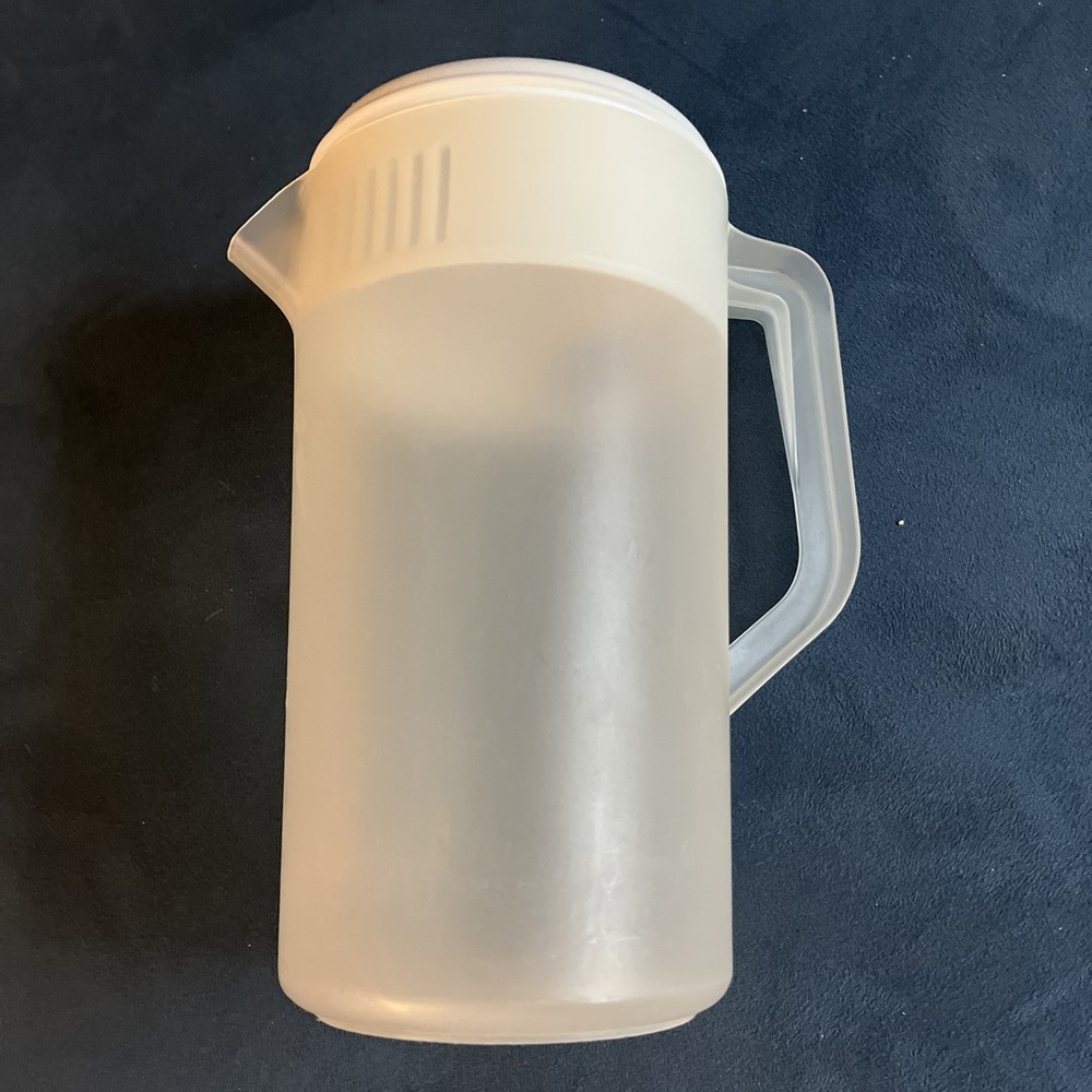 Rubermaid 2445 Pitcher 2 1/4 qt