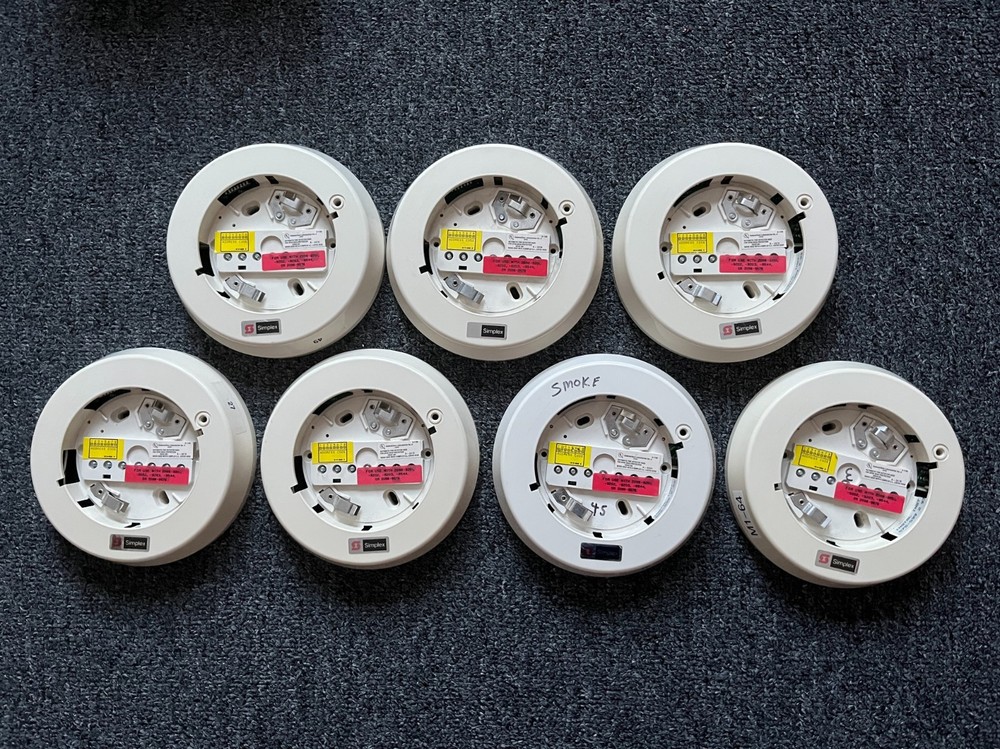 (1x) Simplex 2098-9652 Addressable Smoke Detector Base MAPNET II USED TESTED