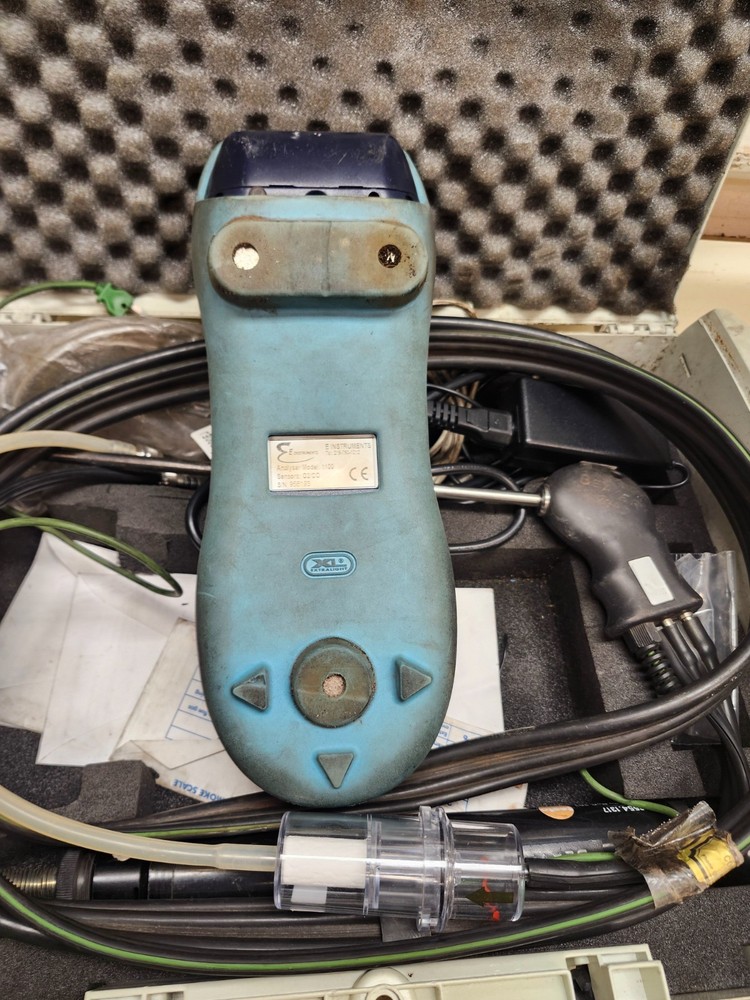 E Instruments 1100 Portable Combustion Gas Analyzer W/ Attachments (See Disc.)