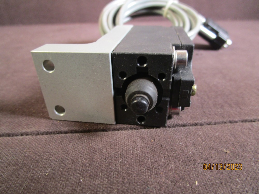 Omron D4D-1131N Limit Switch 0249RN