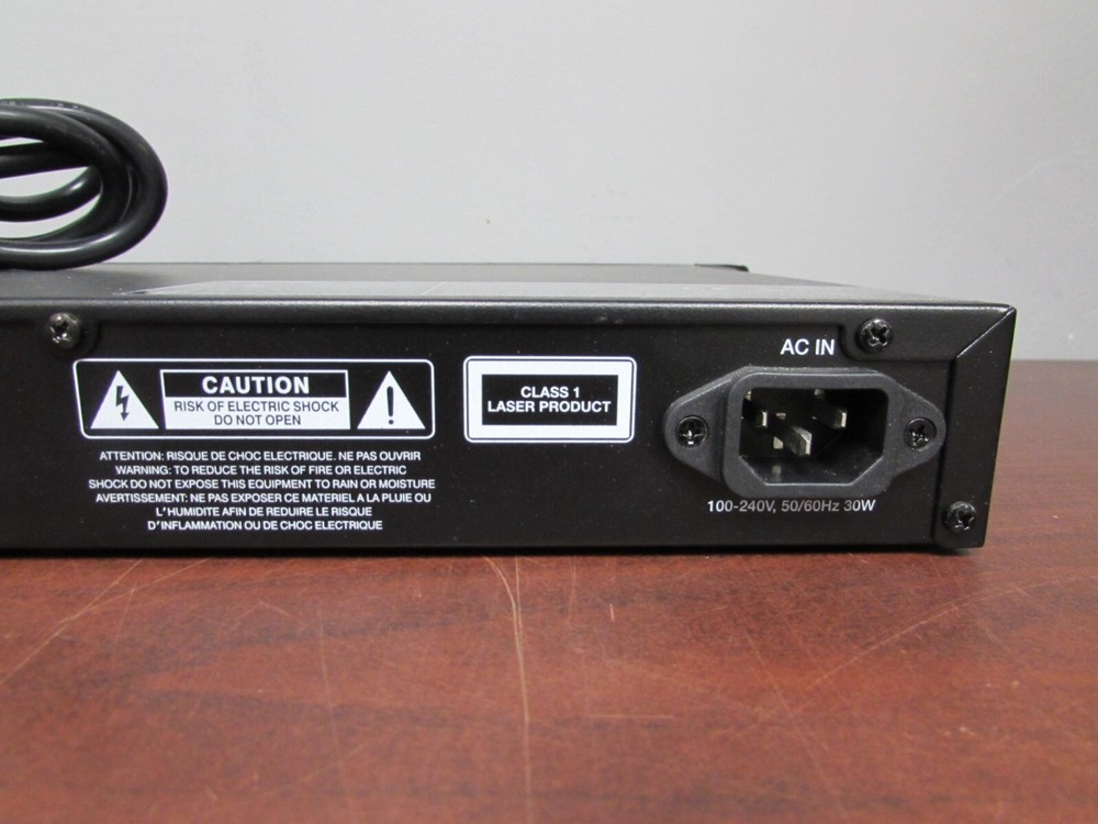 DENON PROFESSIONAL DN-300C CD PLAYER (13F)