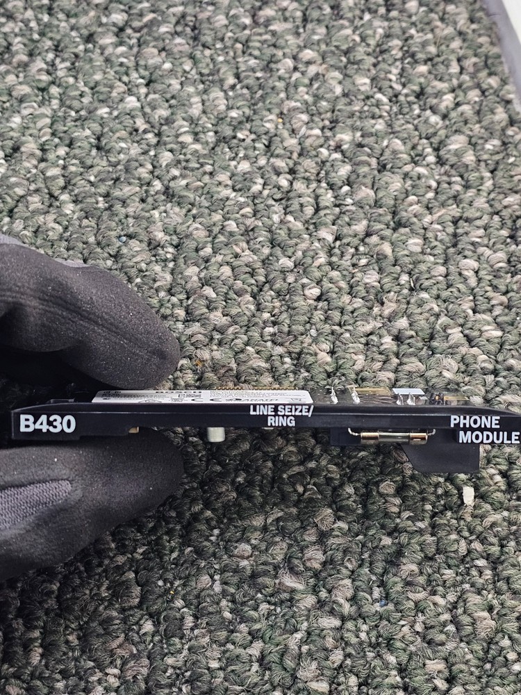 Bosch B430: Plug-in Telephone Communicator Control Panel Interface