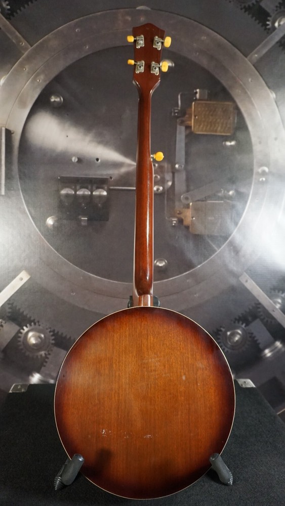 Pirles 5-String Closed Back Banjo w/ Hard Case