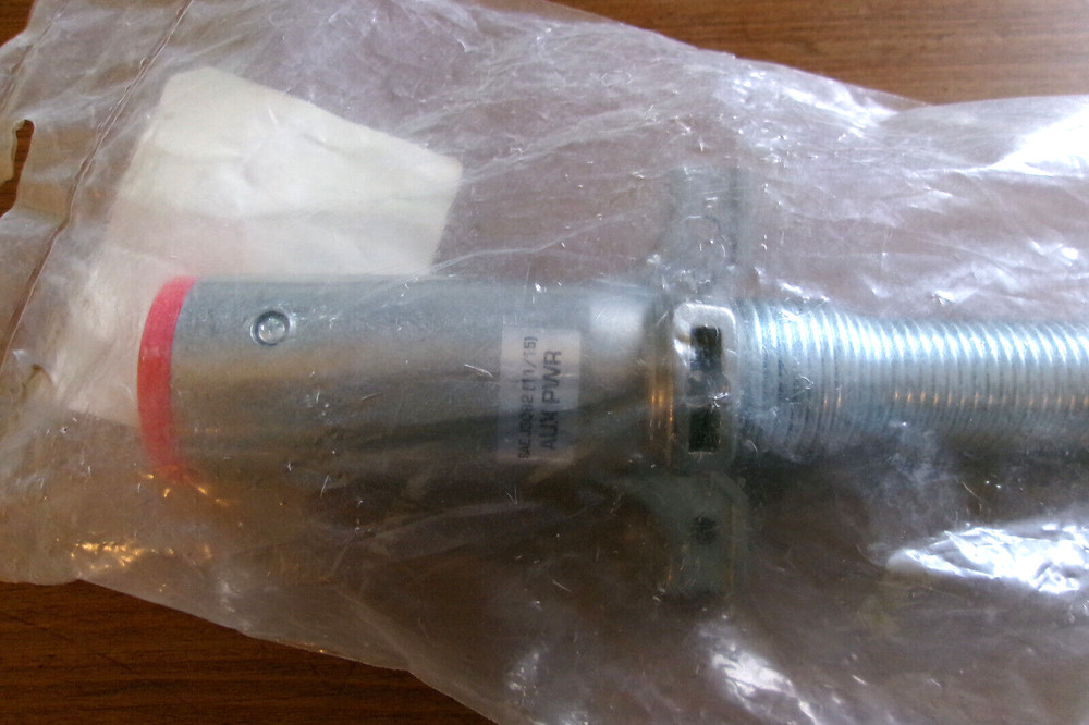 NIP ~ TECTRAN Vertical Dual Pole Plug Assembly with Spring Guard, # 670-29SG