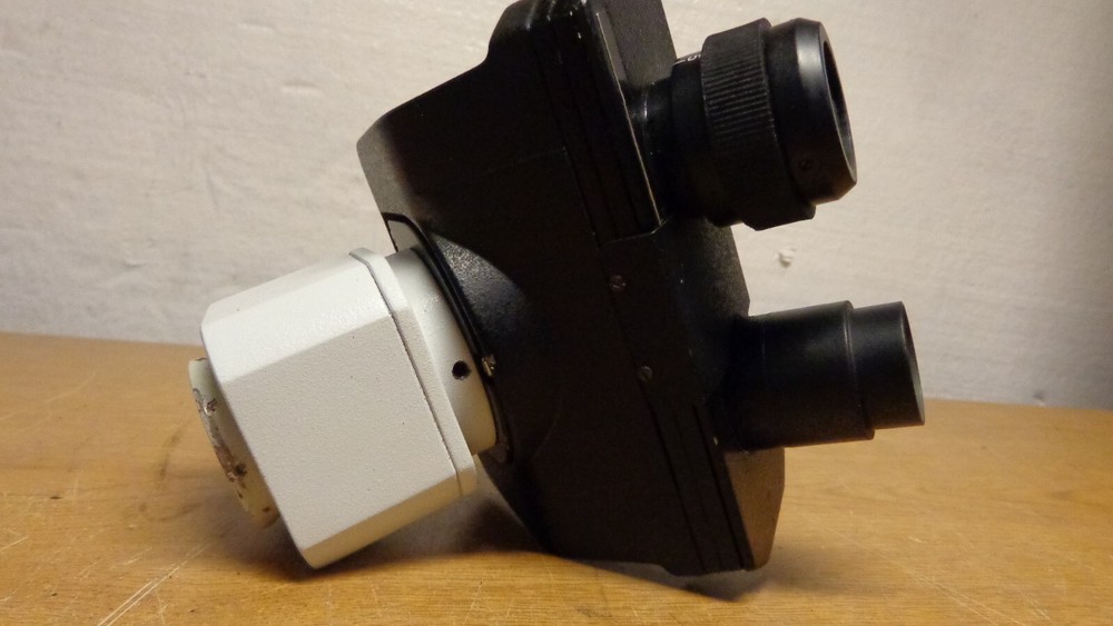 MICROSCOPE head assembly for eye pieces