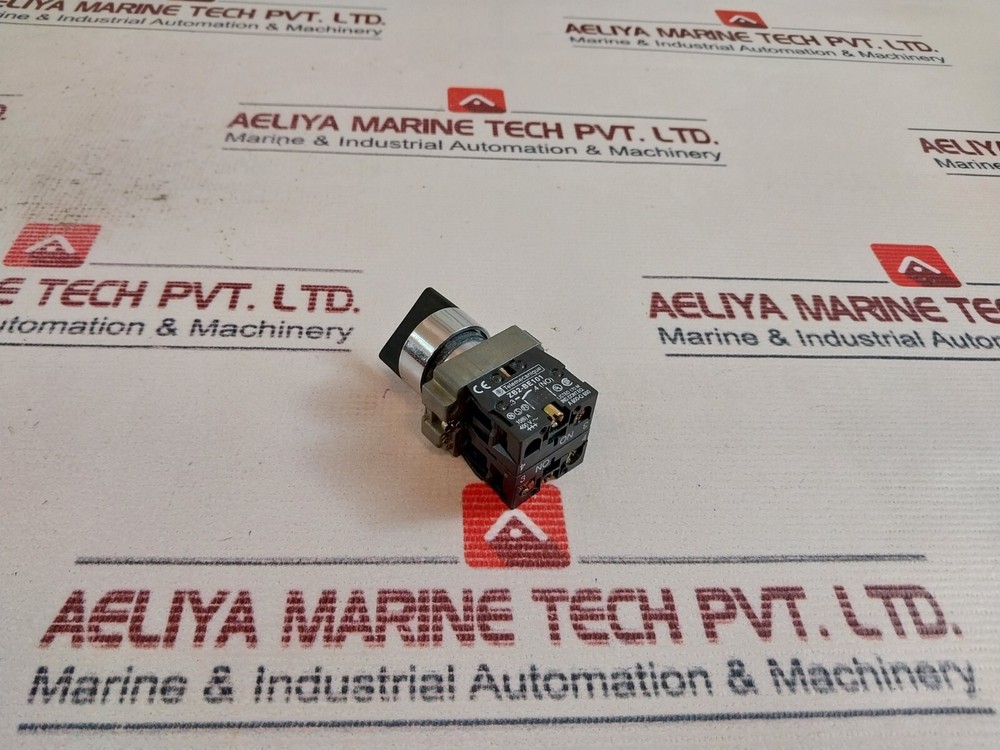 Telemecanique ZB2-BE101 Selector Switch 400V