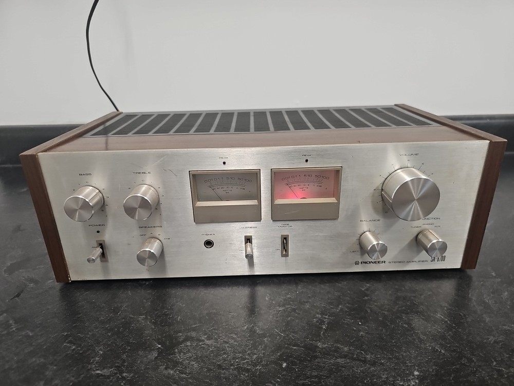 Pioneer SA-6700 Stereo  Amplifier Powers Up Untested