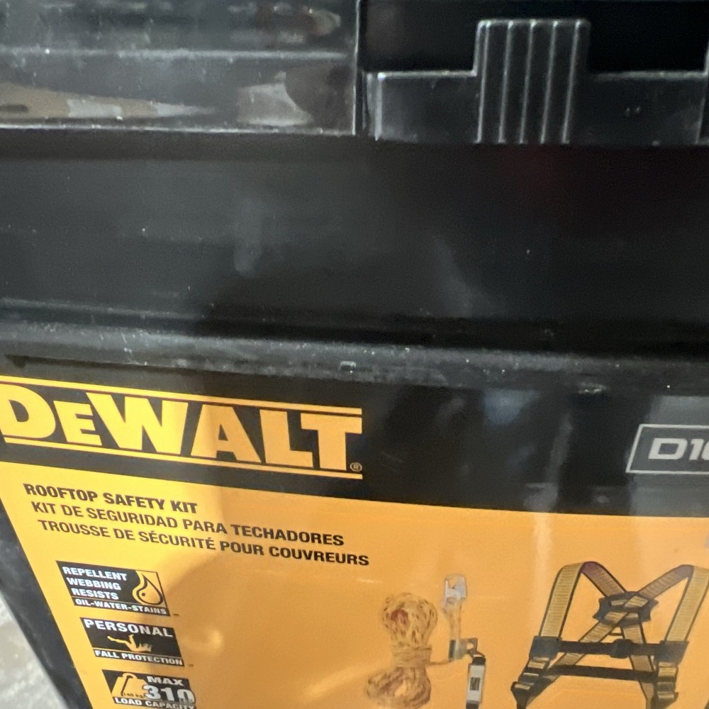 DEWALT Rooftop safety kit D1000