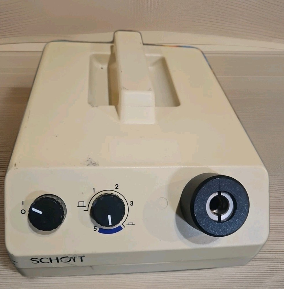 Schott KL1500 Electronic Microscope Fiber Optic Light Source