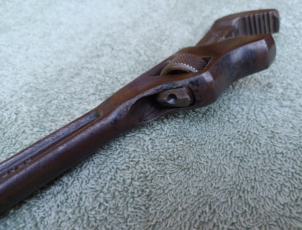 Lawson Mfg. 8" Obtuse Angle Adjustable Monkey Wrench